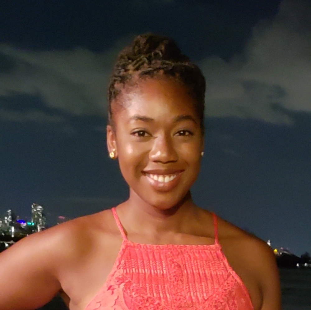 Meet your Posher, Dominique